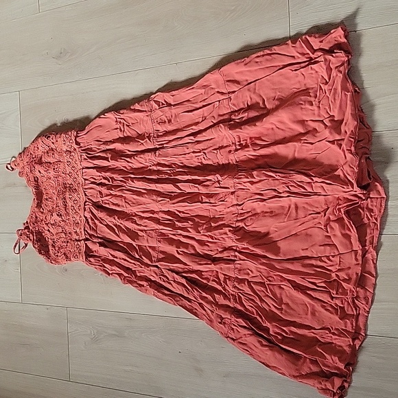 Cute dress - Picture 2 of 3